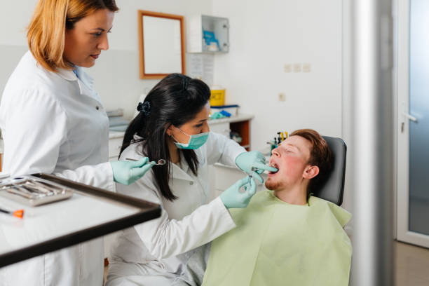 Best Emergency Tooth Extraction in Bystrom, CA